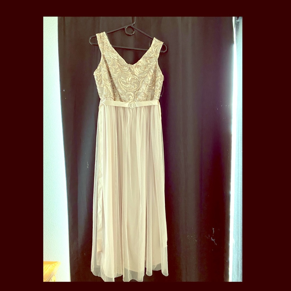 candalite petite dresses is in good condition